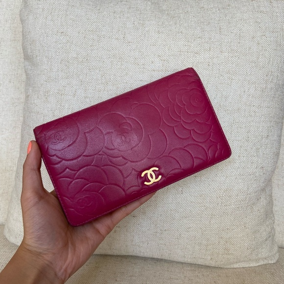 Chanel Hot Pink Camellia Bifold Wallet - Picture 1 of 13